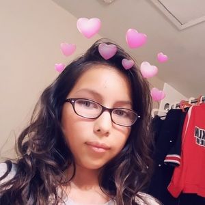 Meet your Posher, Claudia